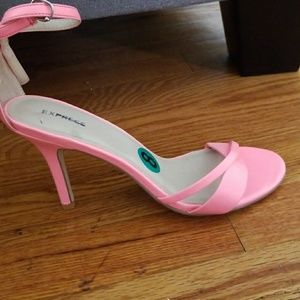 Shoes Express size 8 pink sandals